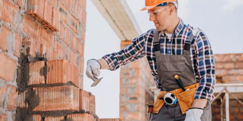 Garantie décennale maçon : que couvre-t-elle vraiment ?